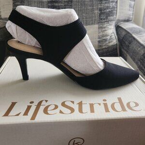 ***NEW *** LifeStride comfort black pumps